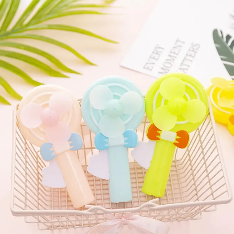 A715 Portable Handheld Mini Cartoon Lollipop Toy Fan (Color Random Delivery)