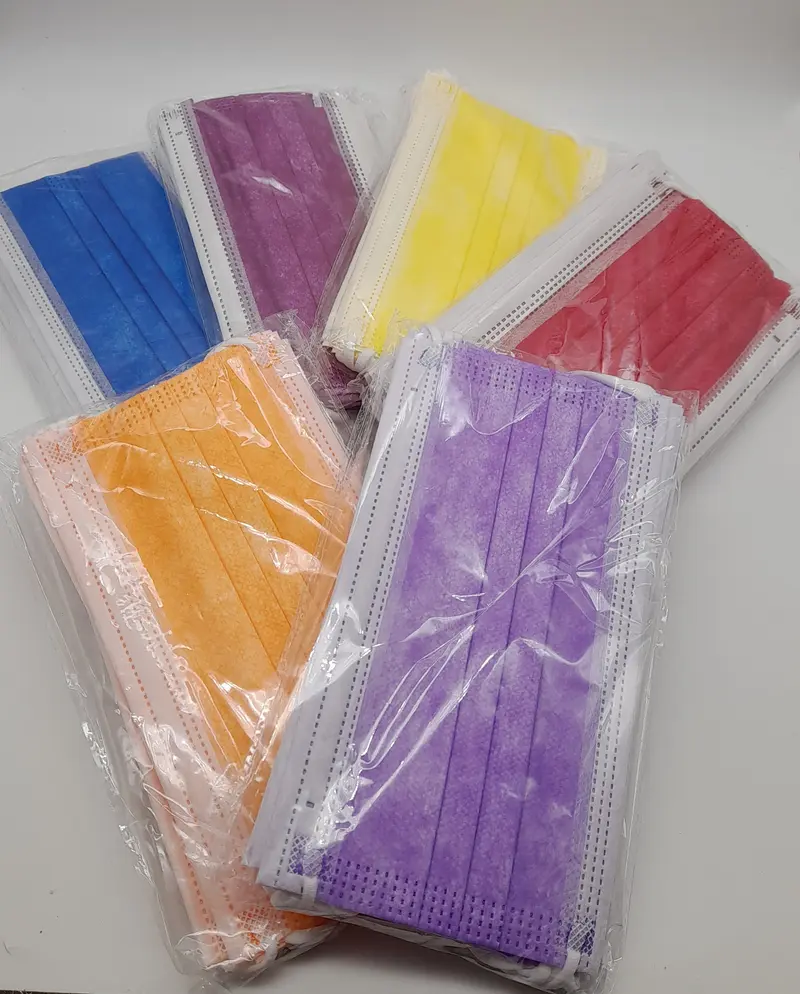 Assortiment de 60 masques chirurgicaux de couleur avec liseré