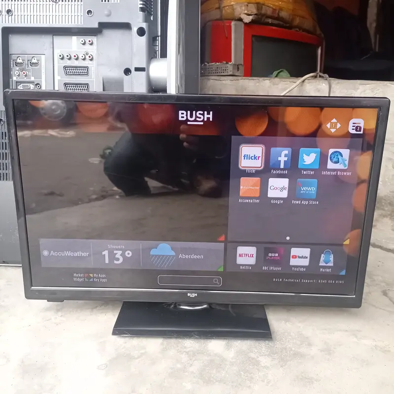 BUSH 24 Inch LED24265DVDCNTD Smart Full HD LED TV (DVD Combo) + Built-in WiFi, Miracast - UK Used