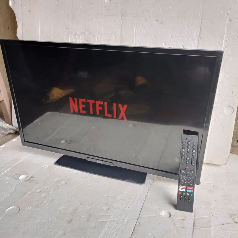 BUSH 32 Inch DLED32HDSA Smart Full HD, Built-in WiFi LED TV + Miracast - London Used