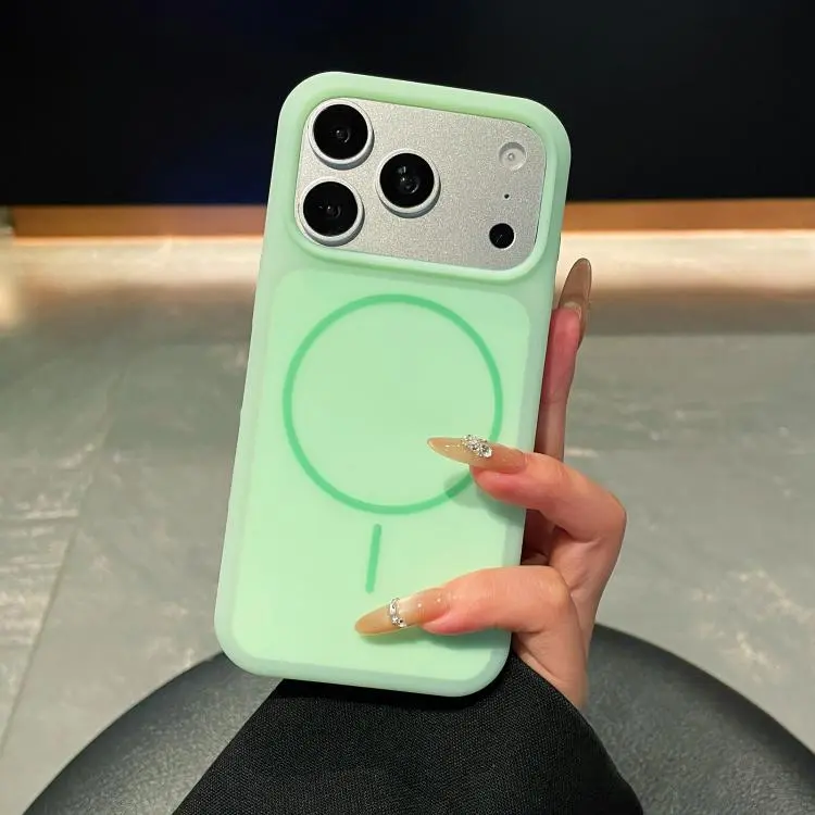 For iPhone 18 Pro / 17 Pro Ice Cream Skin Feel Liquid Silicone Fine Circle Magnetic Phone Case(Light Green)