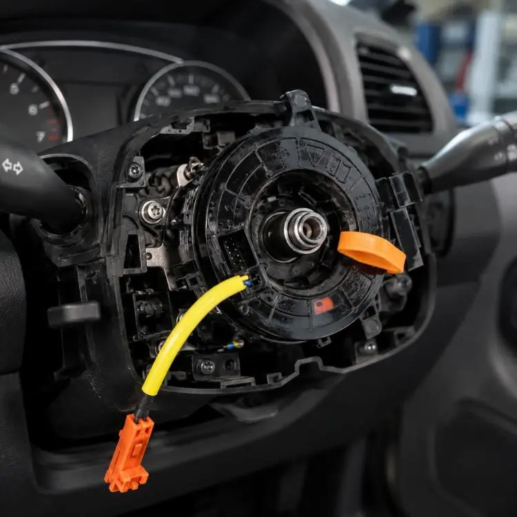 For Toyota Hilux 2004-2015 Car Steering Wheel Airbag Clock Spring Spiral Cable 84306-52090