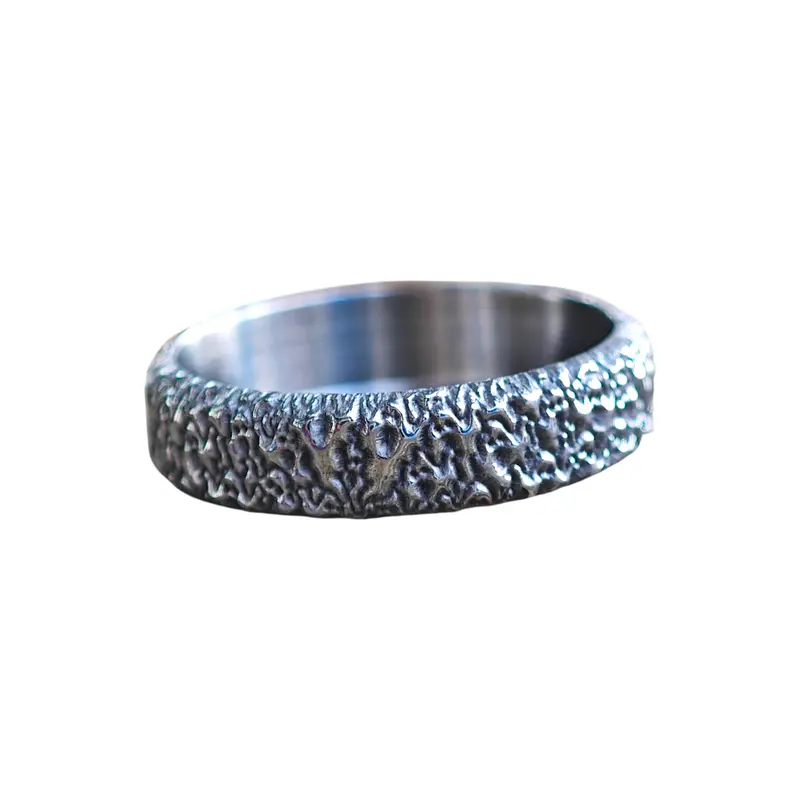 Forma Nova GHOST 22mm Ring – Deep Engraved Titanium