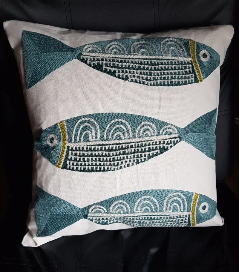 Housse de coussin brodée - 3 Poissons