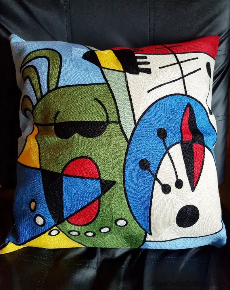 Housse de coussin brodée - Escargot
