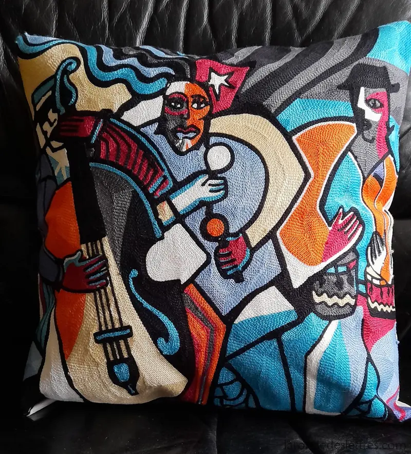 Housse de coussin brodée - Musiciens