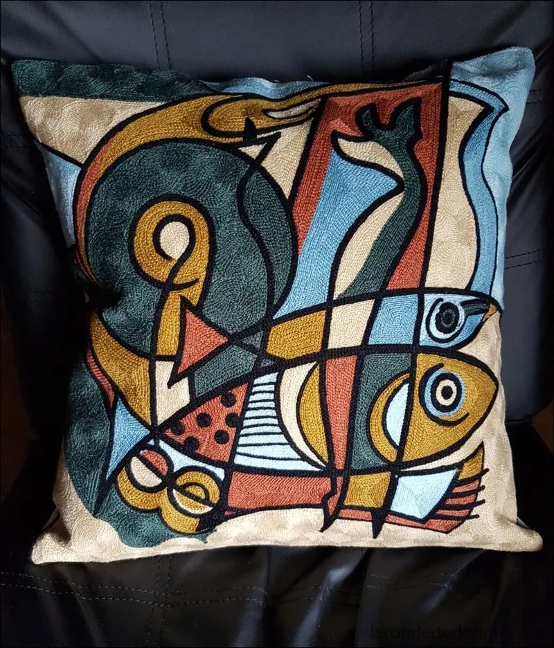 Housse de coussin brodée - Poisson marron