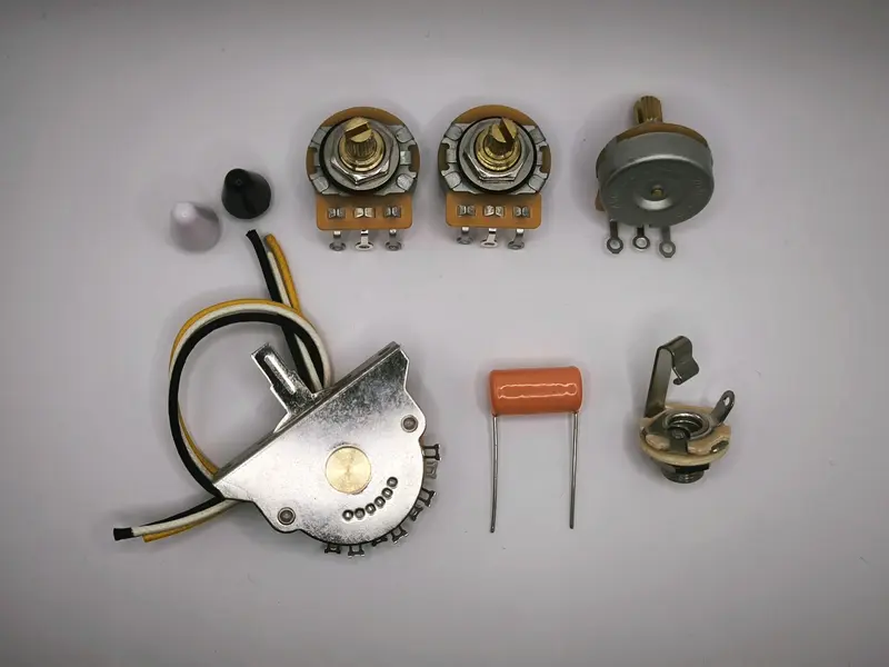 Kit électronique à assembler pour guitare électrique style Stratocaster