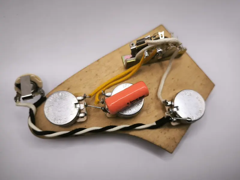 Kit électronique Stratocaster® Standard Premium et pré-câblé pour guitare électrique