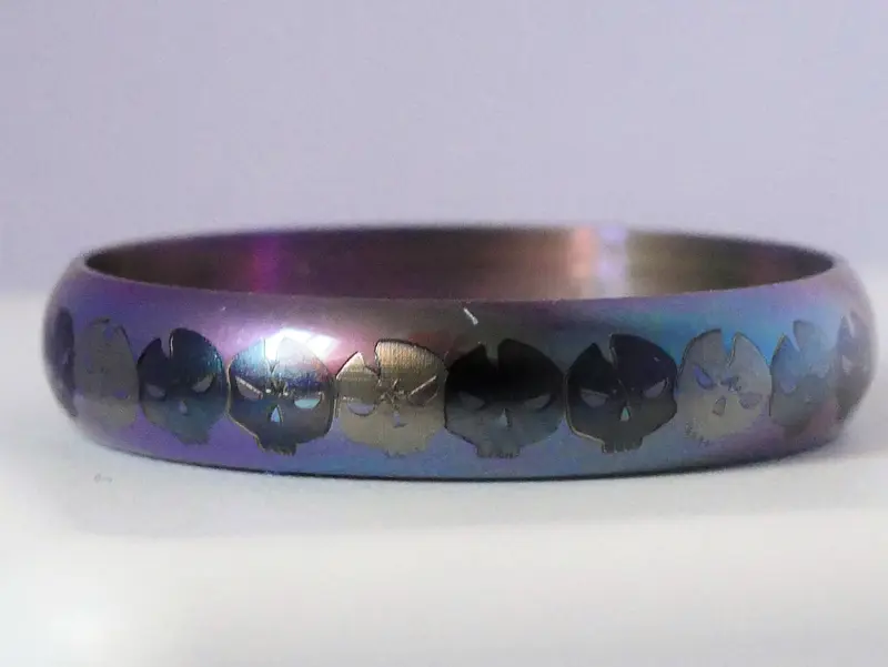 LCV Skulls Titanium Beauty Ring 22/24.5 mm #23