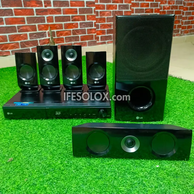 LG HB906SB 5.1Ch 1100 Watts Blu-ray 3D DVD Home Theater Complete Set (USB, FM, Aux, Optical in) - Foreign Used