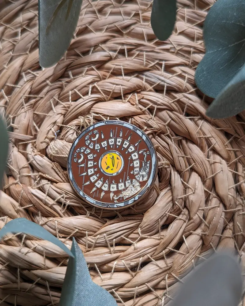 Pin's Métal - Bouclier du voyageur