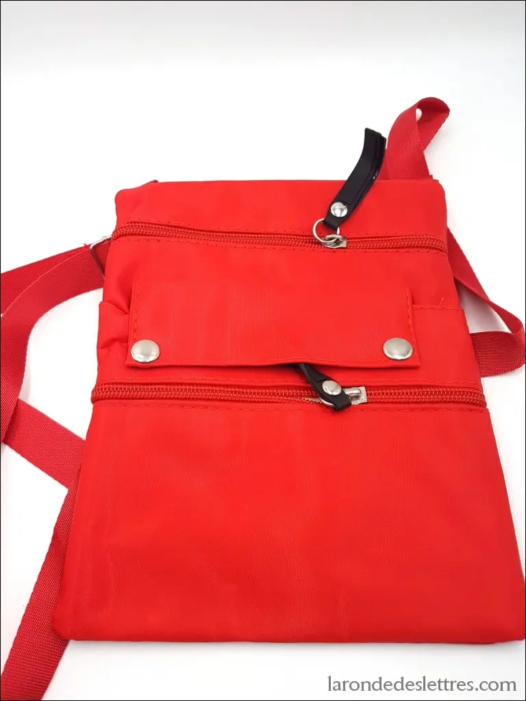 Pochette bandoulière 3 poches zippées et 1 poche bouton