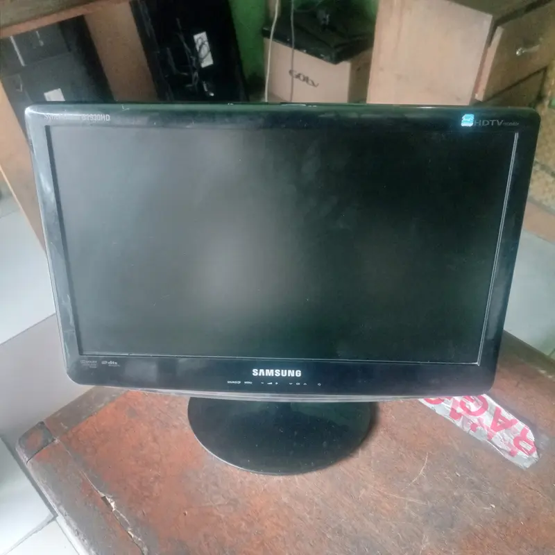 SAMSUNG 19 Inch B1930HD HD Ready LCD TV + USB - London Used