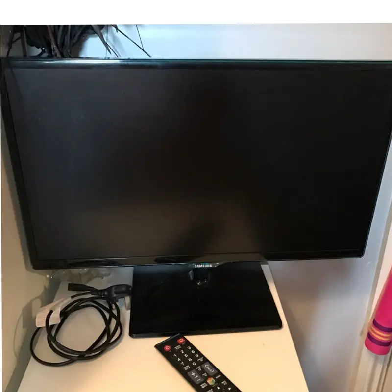 SAMSUNG 27 Inch LT27D390EW Smart Built-in WiFi Full HD LED TV (14V DC powered) - Foreign Used