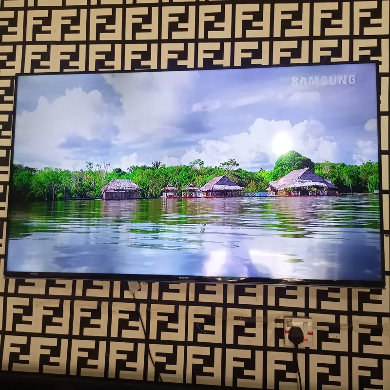 SAMSUNG 55 Inch UE55H6400 Smart Full HD Widescreen TV (Wi-Fi, Screen Mirroring, Netflix, YouTube) - UK Used