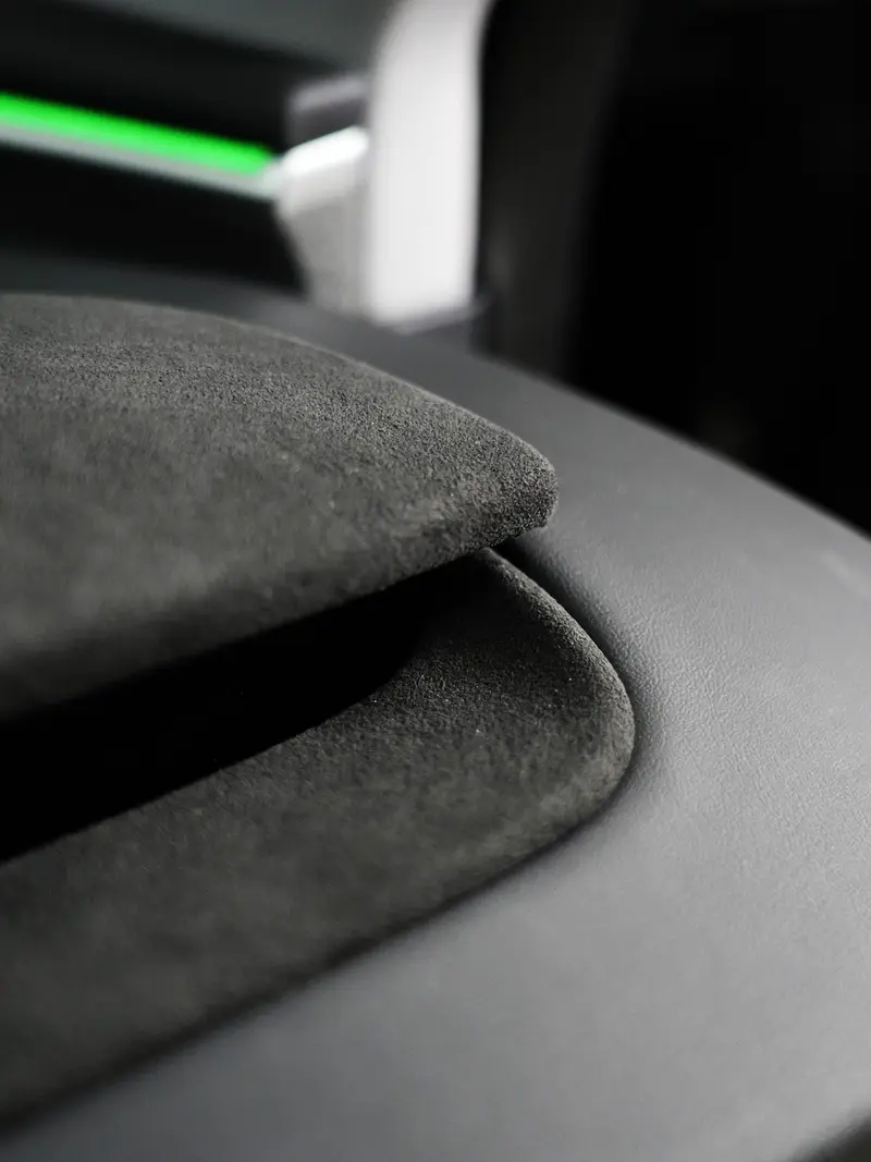Tesline Baguettes d'aérateurs alcantara – Model 3 et Y (2024+)