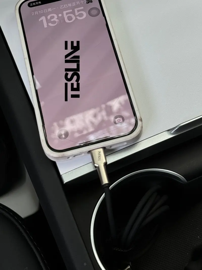 Tesline Câble USB-C souple coudé