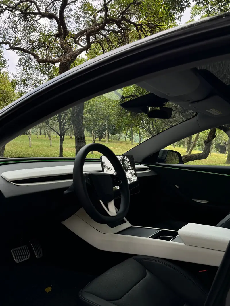 Tesline Cadre de charge à induction suède — Model 3 Highland · Model Y Juniper