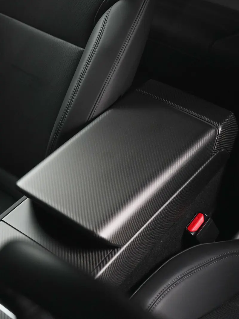 Tesline Couvre-accoudoir carbone – Model 3 et Y (2024+)