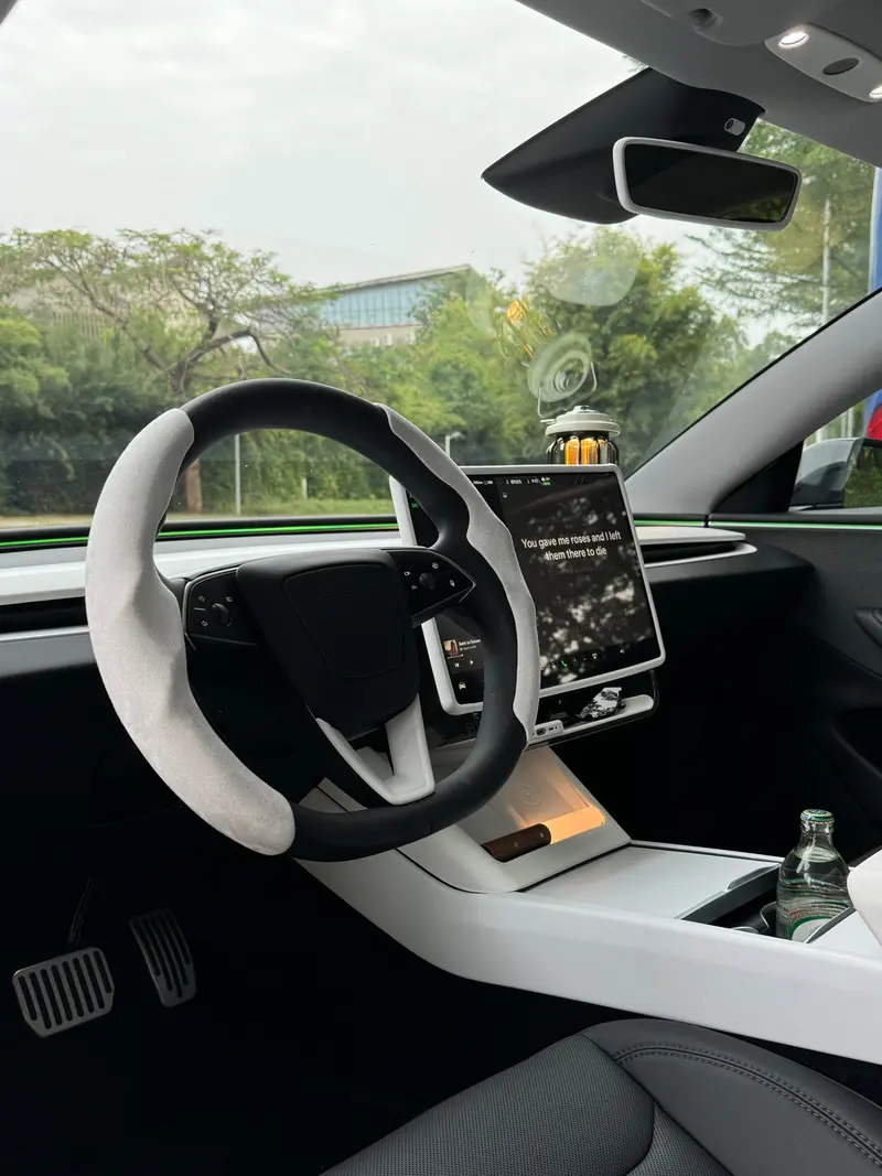 Tesline Couvre-volant suède – Model 3 et Model Y
