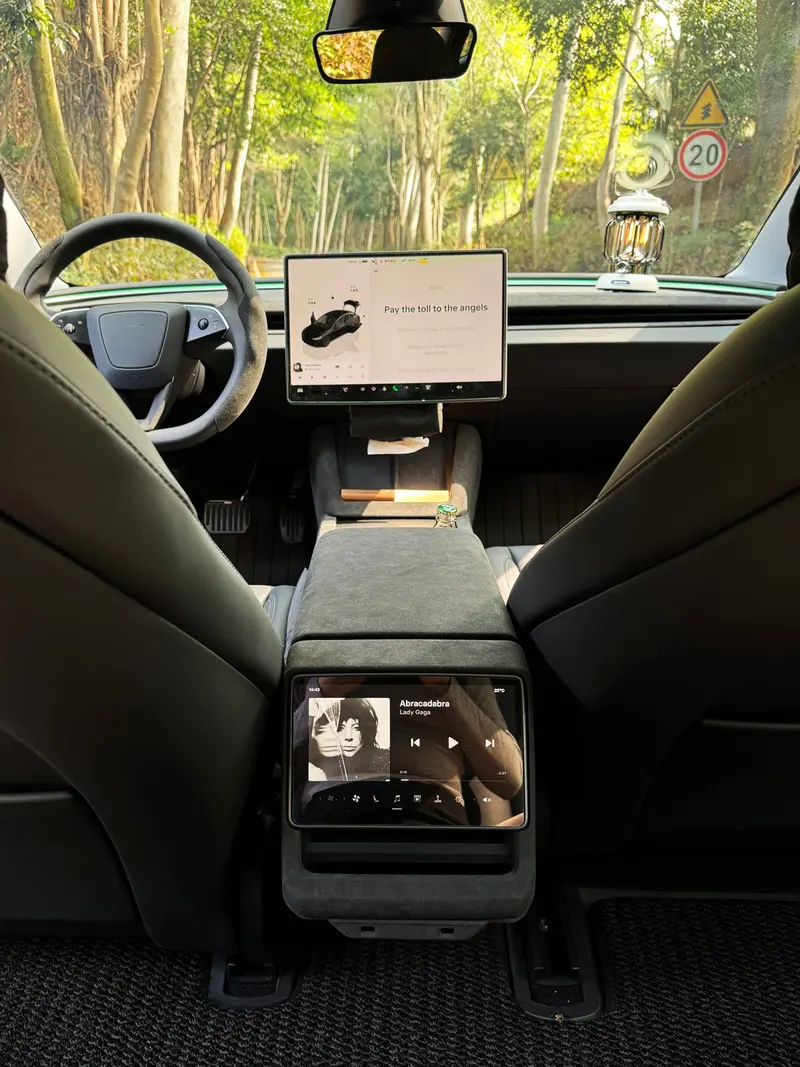 Tesline Façade de porte-gobelets arrière alcantara — Model 3 Highland