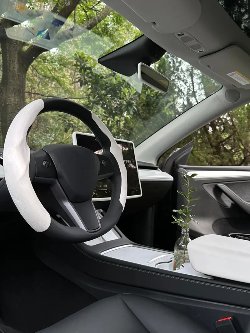 Tesline Habillage de contre-portes suède – Model Y (2025-2026)