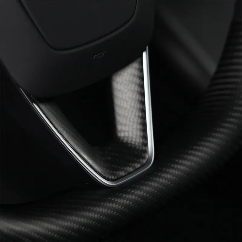 Tesline Insert V de volant carbone – Model 3 et Y (2024+)