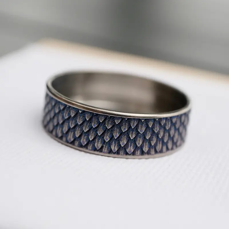 Wowsers Beauty Ring Titanium 22/24 mm Relief fine Scales engraving #W007
